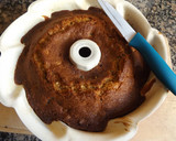 Foto del paso 5 de la receta: Pastel bizcochado exquisito con frutas escarchadas y nueces para mamá