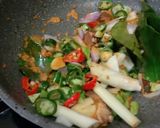 Foto langkah ke 2 dari resep Tumis Kerang Dara.