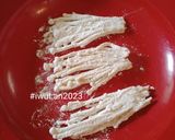 Foto langkah ke 4 dari resep Jamur Enoki Krispi.