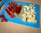 Foto del paso 2 de la receta Tostadas con higos, jamón serrano y queso de cabra