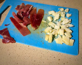 Foto del paso 2 de la receta: Tostadas con higos, jamón serrano y queso de cabra