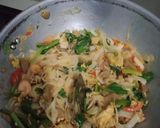 Foto langkah ke 2 dari resep Kwetiaw Goreng Dapur Mom Vee.