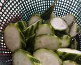 Foto langkah ke 1 dari resep Sop Oyong Bakso Soun.
