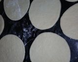 صورة لخطوة 1 من وصفة ميني بيتزا