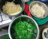 Foto langkah ke 6 dari resep Mie Ayam Bakso Ternyata Lebih Enak Bikin Sendiri Loh.