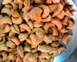 A picture of step 6 of Kaju mathri.