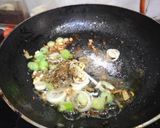 A picture of step 2 of Garlic fried rice.