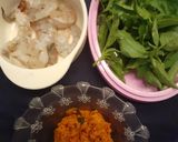 Foto langkah ke 1 dari resep Pepes udang tahu kelapa.