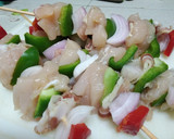 Foto del paso 3 de la receta: Brochetas de pollo