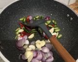 Foto langkah ke 2 dari resep Tumis Ikan Cucut.