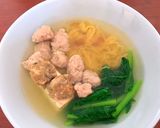 รูปขั้นตอนการทำที่ 9 ของ บะหมี่น้ำหมูเด้งลูกชิ้นแคระ