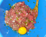 Foto del paso 4 de la receta: Hamburguesas de carne con relleno de espinacas y queso
