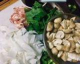 รูปขั้นตอนการทำที่ 1 ของ เบนโตะผัดซีอิ๊วหมูใส่ไข่