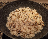 Foto del paso 4 de la receta: Huevo frito con bacon, arroz y tomate con hortalizas