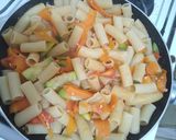 Foto del paso 3 de la receta: Fideos con tomate y otras verduras