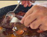 Foto del paso 4 de la receta: Carrilleras de cerdo al modo tradicional