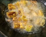 A picture of step 4 of Mirchi pakoda.