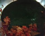 A picture of step 7 of Palak Anda Curry.