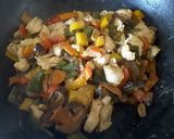 Une image de l'étape 4 de Filets de volaille à la sauce de Tikka Masala aux légumes.