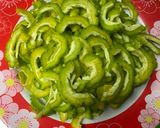 Foto langkah ke 1 dari resep Tumis Pare dan Teri Nasi.