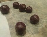 A picture of step 6 of Chocolate Strawberry Roses.