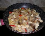 Foto langkah ke 4 dari resep Oseng Kikil Sapi Rasa Pedas.