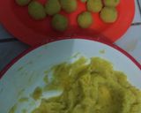 Foto langkah ke 4 dari resep Onde onde setelah dingin tidak keras.