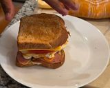 A picture of step 5 of Egg Benjo Sandwich 🥪.