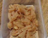 Foto del paso 1 de la receta: Ensalada de pasta y pollo marinado