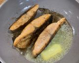 Foto langkah ke 3 dari resep Salmon panggang teflon.