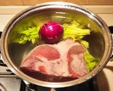 Foto del passaggio 2 della ricetta Zuppa di cipolle