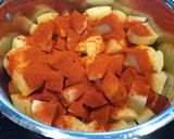 Magyaros krumplileves recept fázis 1 fotója