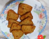 A picture of step 4 of Mathri.