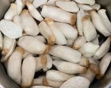 Hình bước làm 3 của món Thịt Heo Rừng Xào Nấm Đùi Gà