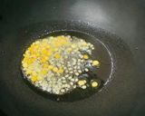A picture of step 2 of Rice Sevai Upma.
