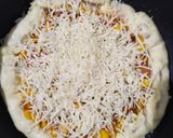 Foto langkah ke 4 dari resep Pizza teflon toping sosis.