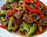 Foto langkah ke 7 dari resep Brokoli Cah Sapi.