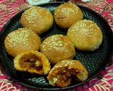 A picture of step 9 of Stuffed Chicken Bun.