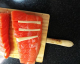 Foto del paso 2 de la receta: Salmón al horno con jamón serrano y queso