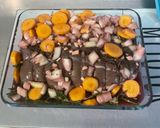 Une image de l'étape 2 de Rôti de cerf mariné au vin, légumes et herbes.