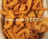 Foto del passaggio 4 della ricetta Chiacchiere e chiacchiere di carnevale con glassa al cioccolato 👩🍳🌍🇮🇹🏡🎭🎭🎭🎭🎭