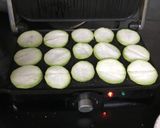 A picture of step 2 of Roasted Lauki sabji.