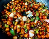 A picture of step 3 of Crispy Chilli Garlic Chickpeas.