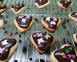 Foto del paso 13 de la receta Pastas corazón de chocolate frutas y figuritas
