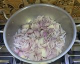A picture of step 1 of Onion paste.