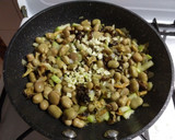 Foto del paso 6 de la receta: Habitas baby con camagrocs