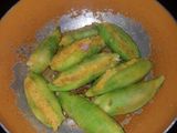 आलू का भरवा करेला (Aalu ka bhrwa krela recipe in hindi)