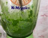 Foto langkah ke 2 dari resep Homemade Arugula Pesto.