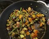 Foto del paso 4 de la receta Pasta con verduras salteadas