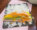 Hình bước làm 4 của món Kimbap Hàn Quốc (김밥) - Cơm Cuộn Rong Biển